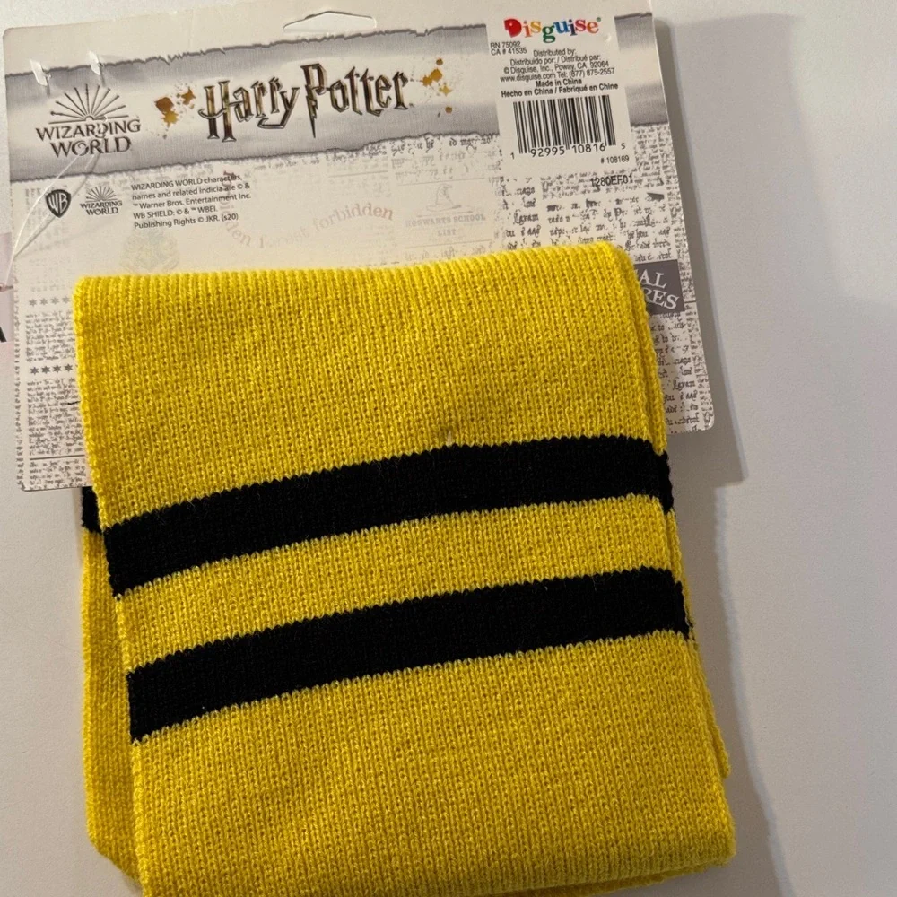 Warner Bros.‎ Hufflepuff Yellow and Black Scarf